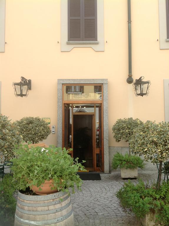 Hotel Antica Trattoria Dell'Uva Monza Exterior foto