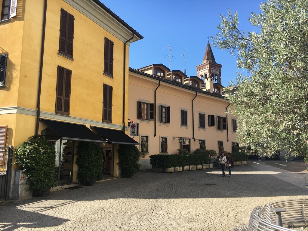Hotel Antica Trattoria Dell'Uva Monza Exterior foto